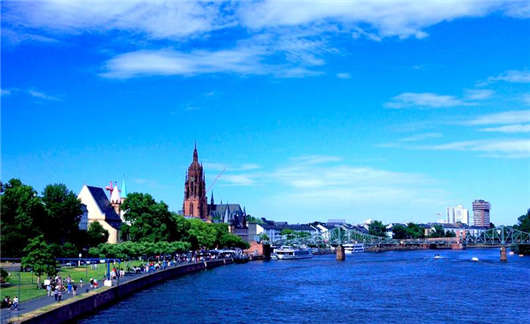 集購物醫療等為一體的法蘭克福旅游 集購物醫療等為一體的法蘭克福旅游