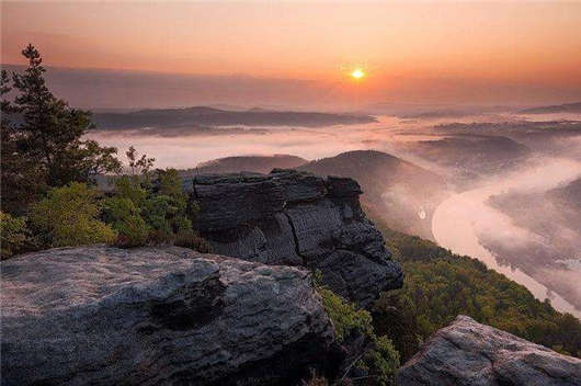 <a style='color:#268bd1;cursor:pointer;' href='/whly.html'><a style='color:#268bd1;cursor:pointer;' href='/whly.html'>德國旅游</a></a>簽證都需要準備什么東西? 德國旅游簽證都需要準備什么東西?