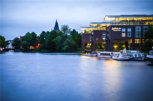 <a style='color:#268bd1;cursor:pointer;' href='/'>德國移民</a>申請德國工作許可證條件及費(fèi)用介紹 德國移民申請德國工作許可證條件及費(fèi)用介紹