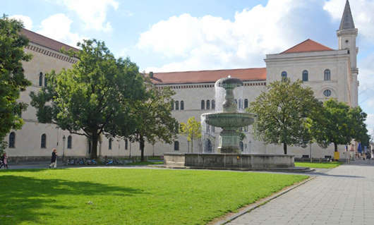 1677485044176860.jpg lmu-munich-university.jpg